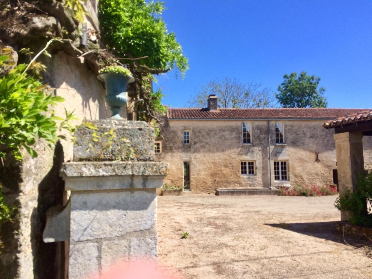 Logis De La Touche Bed & Breakfast Saint-Hilaire-des-Loges Dış mekan fotoğraf