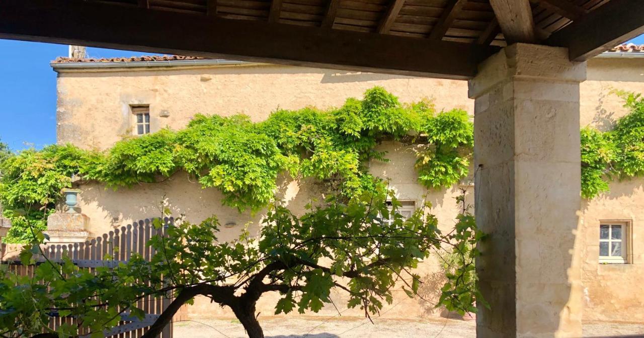 Logis De La Touche Bed & Breakfast Saint-Hilaire-des-Loges Dış mekan fotoğraf