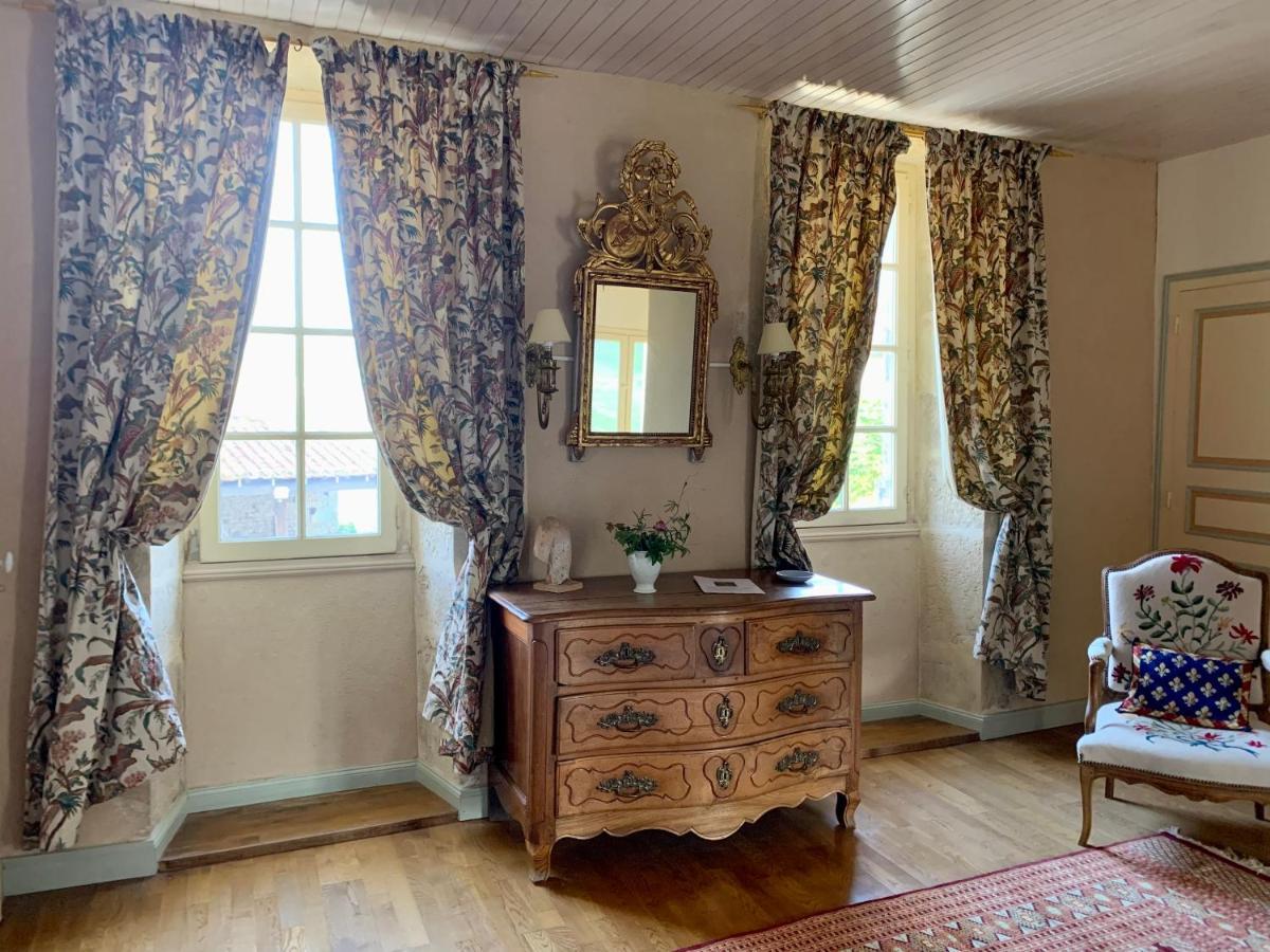 Logis De La Touche Bed & Breakfast Saint-Hilaire-des-Loges Dış mekan fotoğraf