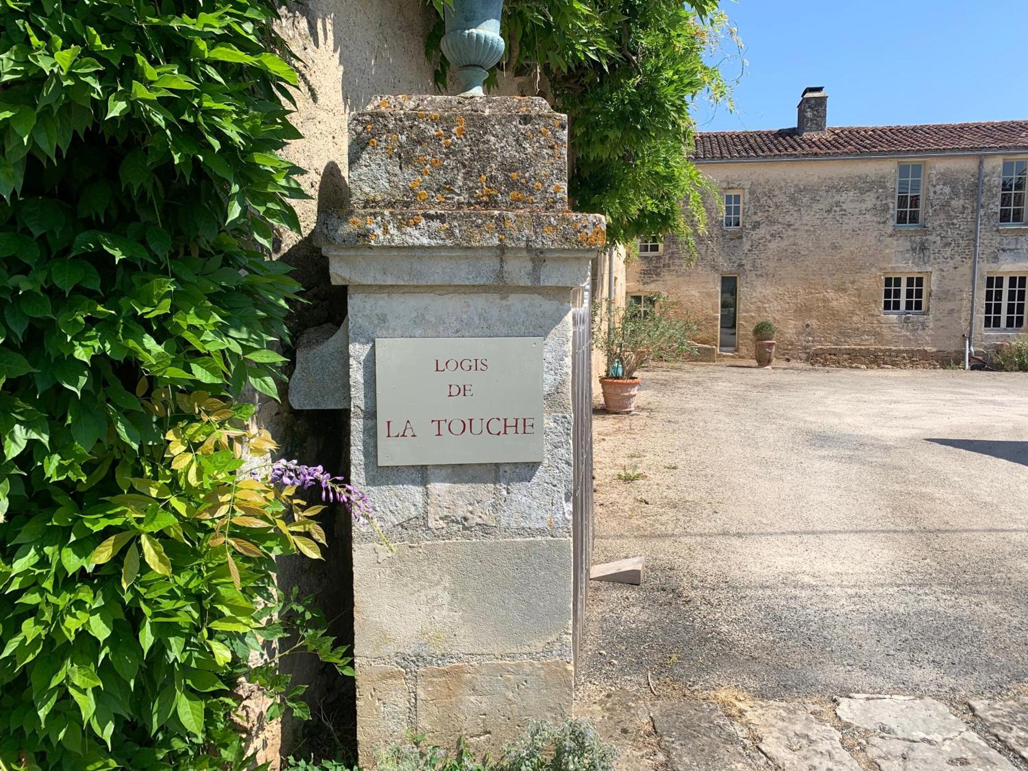 Logis De La Touche Bed & Breakfast Saint-Hilaire-des-Loges Dış mekan fotoğraf